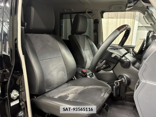 Toyota Land Cruiser 70 2025-03 7935911-11