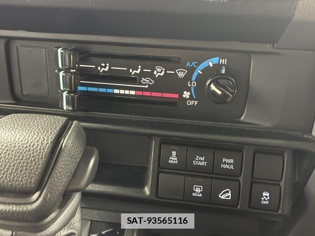 Toyota Land Cruiser 70 2025-03 7935911-17
