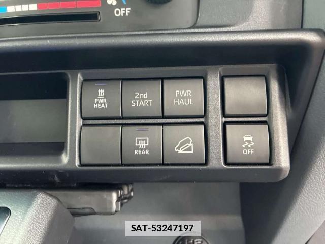 Toyota Land Cruiser 70 2025-02 7936308-12