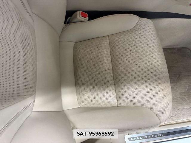 Toyota LAND CRUISER 2023-10 7933870-8