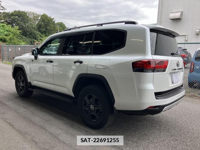 Toyota LAND CRUISER 2023-04 7936826-1
