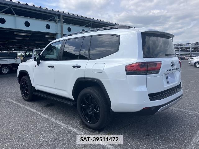 Toyota LAND CRUISER 2023-05 7936829-1