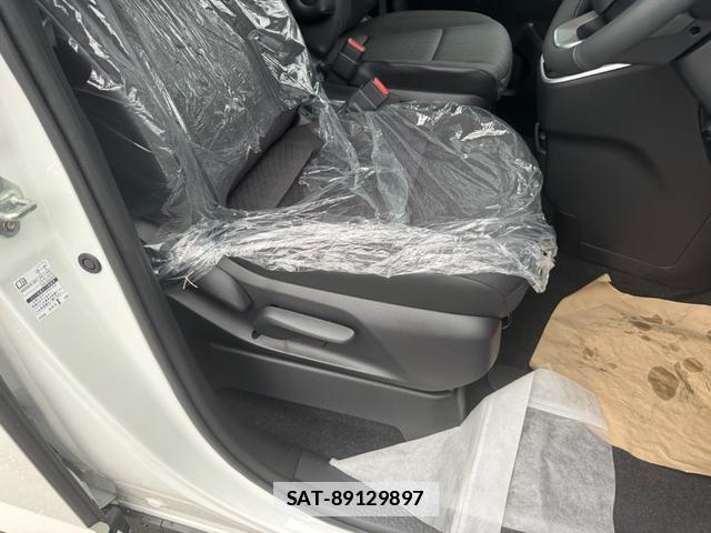 Suzuki LANDY 2025-07 7936655-18