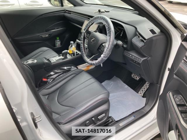 Lexus LBX 2025-09 7934683-7