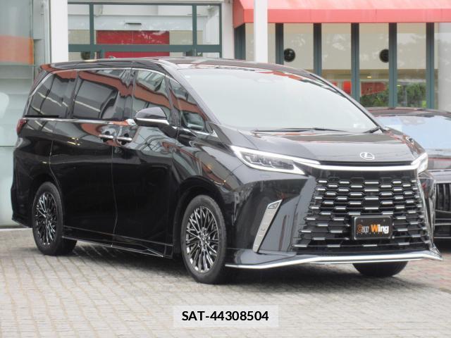 Lexus LM 2025-03 7934942-2