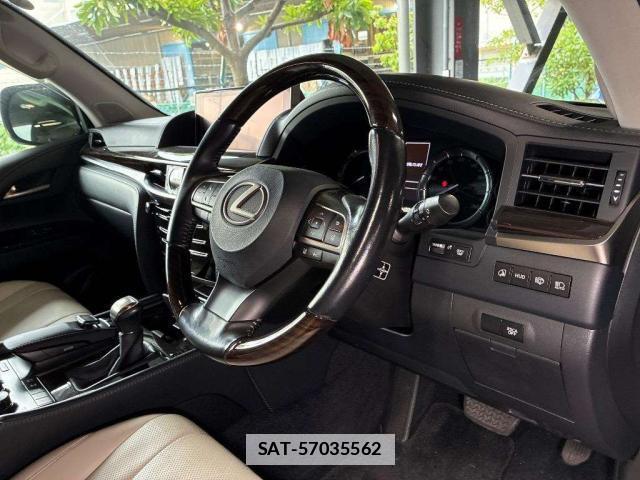 Lexus LX 2018-02 7933859-6