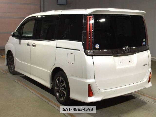 Toyota NOAH 2019-06 7933875-1