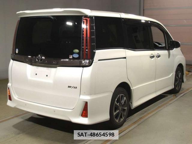Toyota NOAH 2019-06 7933875-10