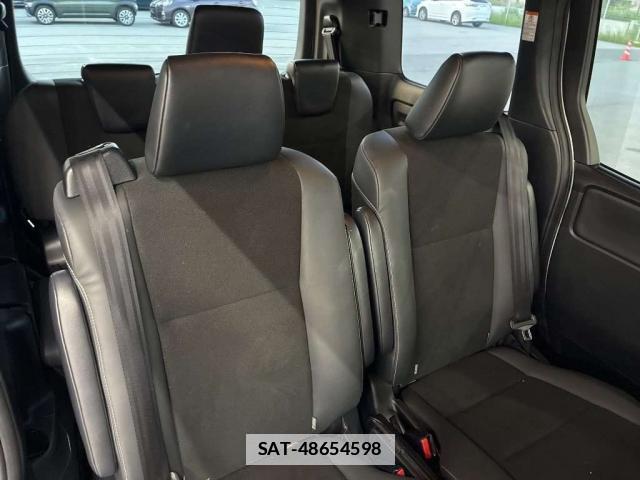 Toyota NOAH 2019-06 7933875-6