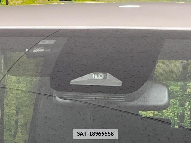 Toyota NOAH 2022-09 7934851-6