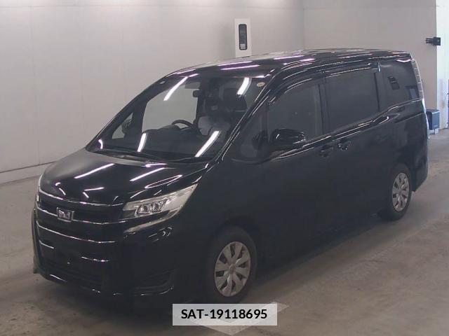 Toyota NOAH 2018-06 7934968-4