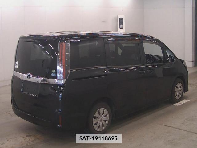 Toyota NOAH 2018-06 7934968-5
