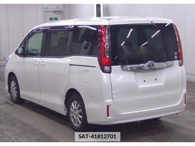Toyota NOAH 2016-08 7935694-1