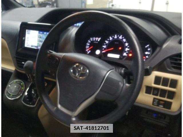 Toyota NOAH 2016-08 7935694-2
