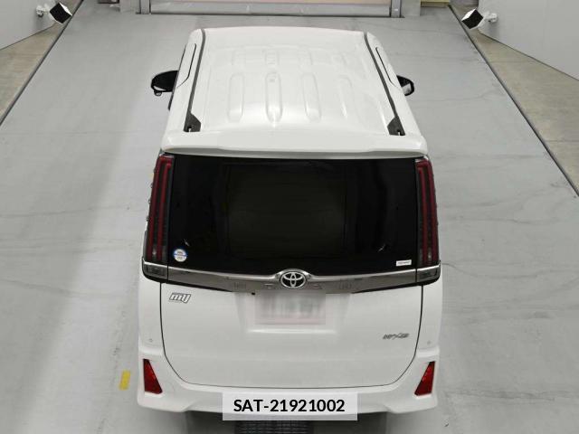 Toyota NOAH 2021-04 7936013-6
