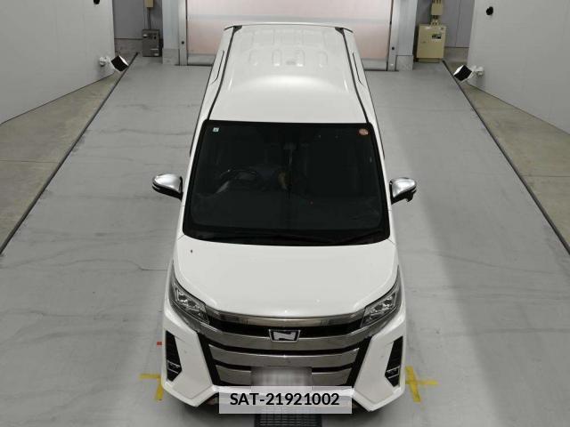 Toyota NOAH 2021-04 7936013-8