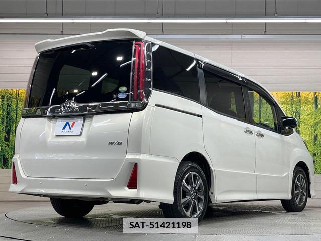 Toyota NOAH 2019-01 7936211-16