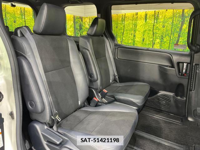 Toyota NOAH 2019-01 7936211-8