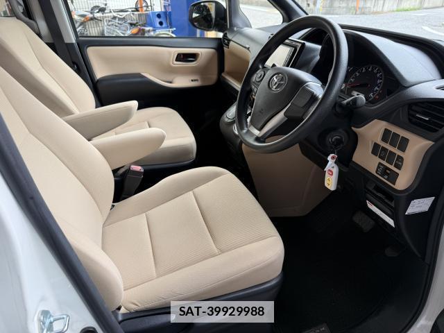 Toyota NOAH 2015-03 7936521-1