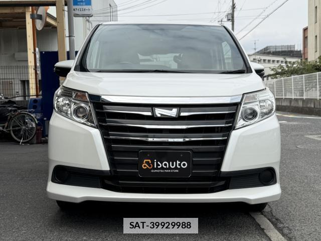 Toyota NOAH 2015-03 7936521-12