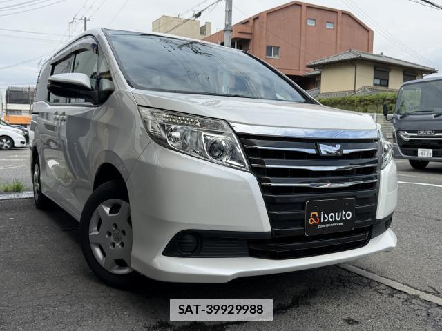 Toyota NOAH 2015-03 7936521-13