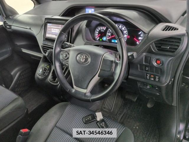Toyota NOAH 2015-08 7936560-2
