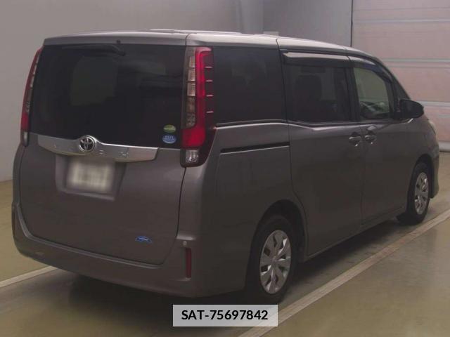 Toyota NOAH 2016-02 7936595-1