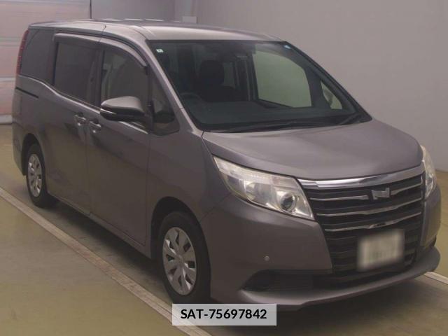 Toyota NOAH 2016-02 7936595-11