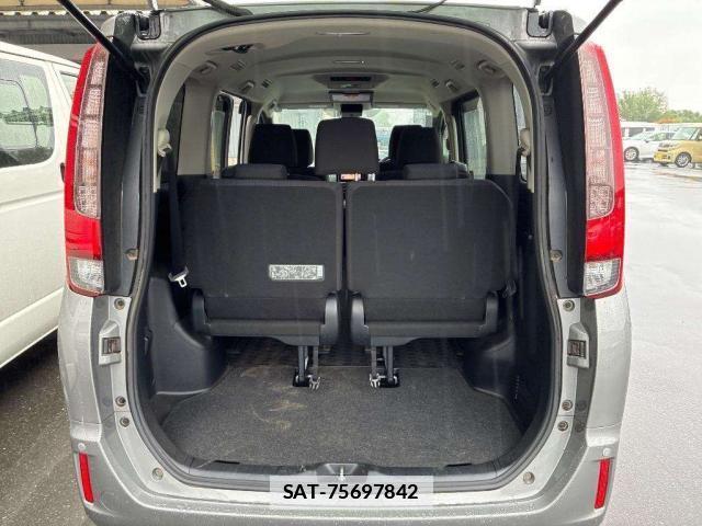 Toyota NOAH 2016-02 7936595-7