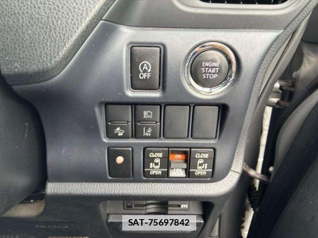 Toyota NOAH 2016-02 7936595-9
