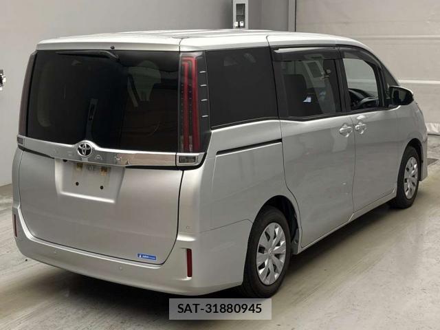 Toyota NOAH 2021-06 7936601-1