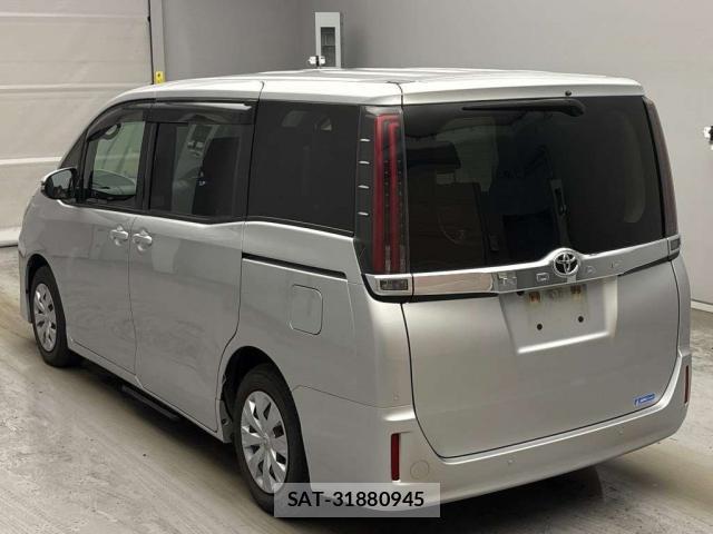 Toyota NOAH 2021-06 7936601-11