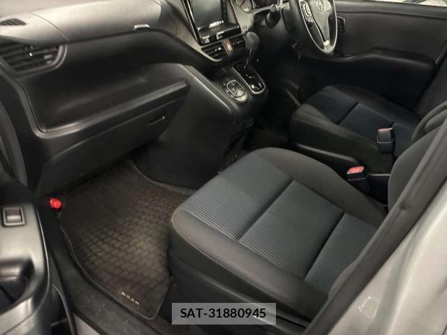 Toyota NOAH 2021-06 7936601-2