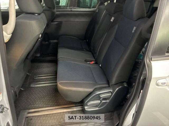Toyota NOAH 2021-06 7936601-3