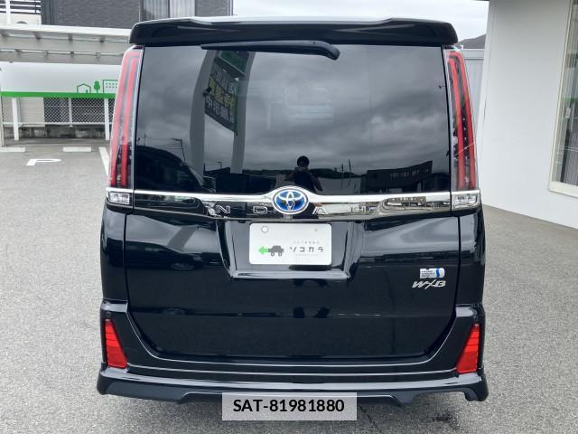 Toyota NOAH 2018-06 7936662-1