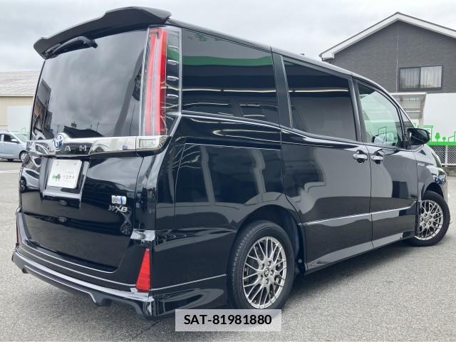 Toyota NOAH 2018-06 7936662-11