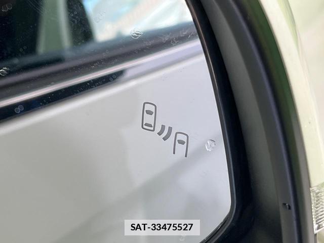 Toyota NOAH 2023-01 7936760-4