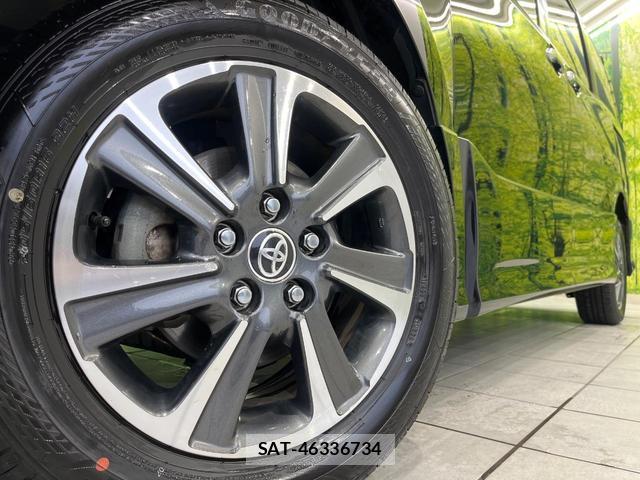 Toyota NOAH 2021-07 7936765-12