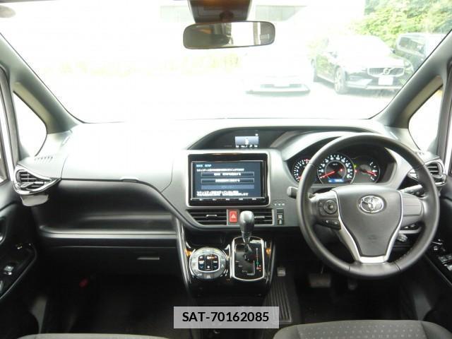 Toyota NOAH 2017-09 7936963-2