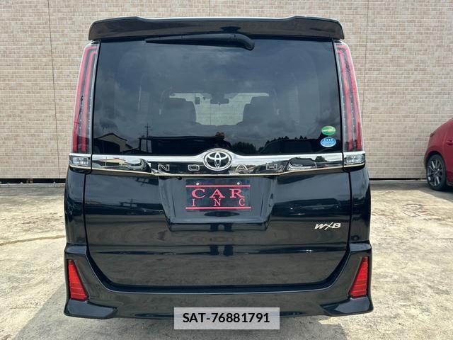 Toyota NOAH 2018-02 7937136-4