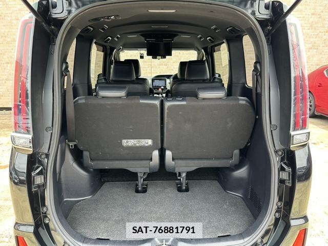 Toyota NOAH 2018-02 7937136-9