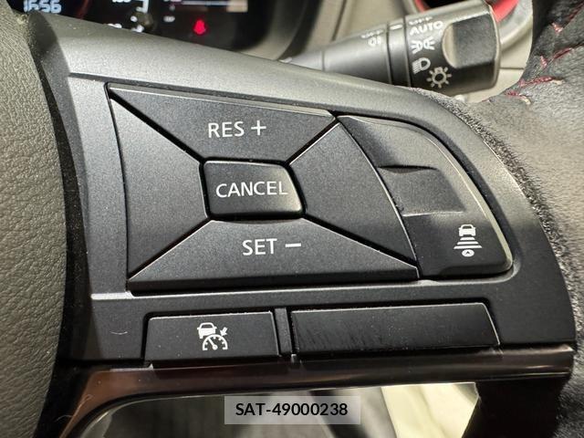 Nissan NOTE 2018-11 7934913-13