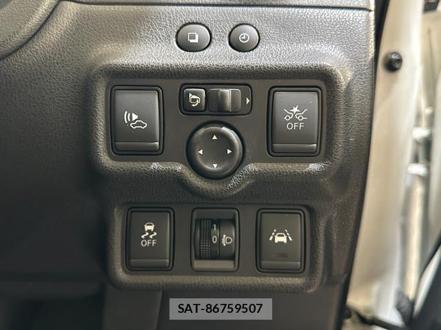 Nissan NOTE 2018-06 7936311-9