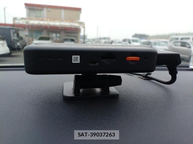 Nissan NOTE 2021-07 7936356-16