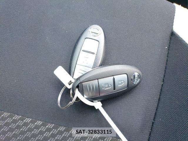 Nissan NOTE 2017-06 7936357-14