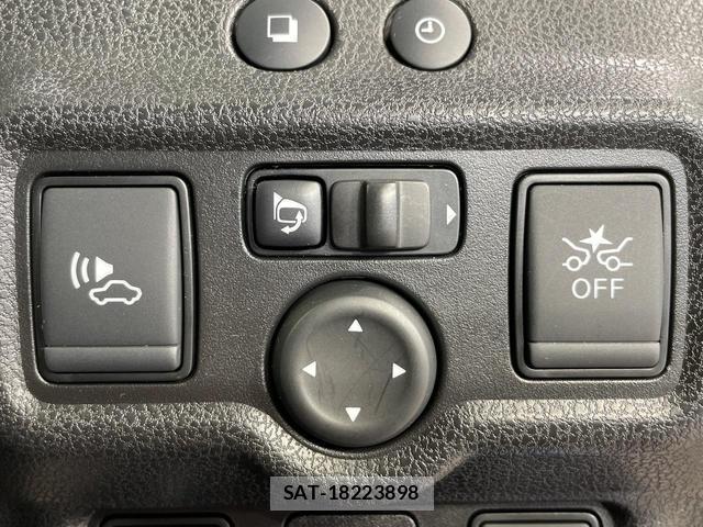 Nissan NOTE 2018-01 7937045-4