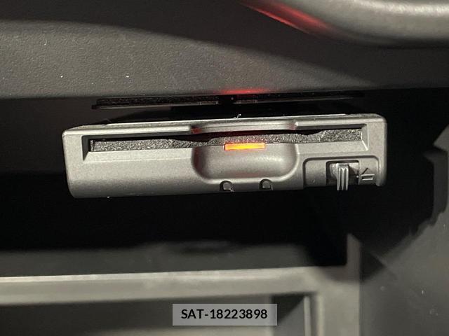 Nissan NOTE 2018-01 7937045-6