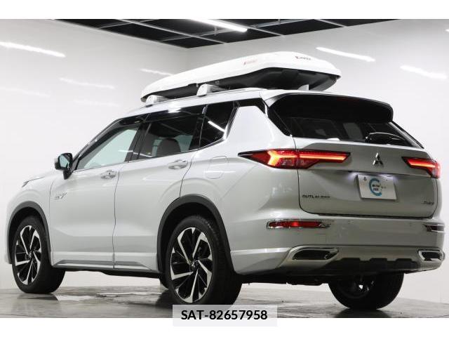 Mitsubishi OUTLANDER PHEV 2022-03 7936302-1