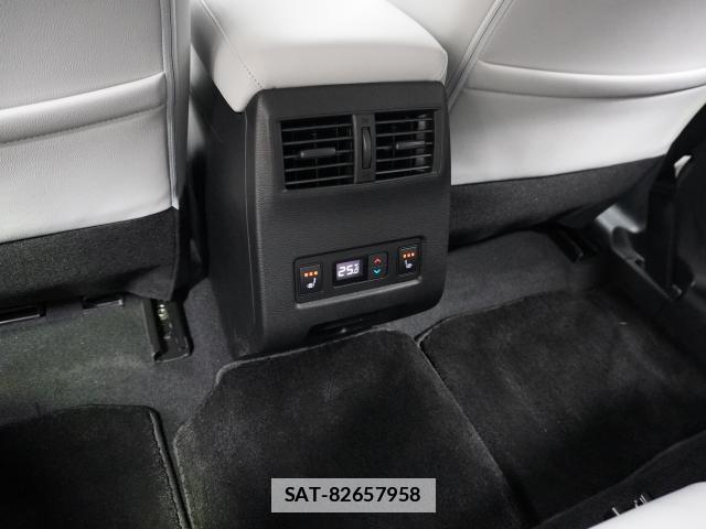 Mitsubishi OUTLANDER PHEV 2022-03 7936302-11