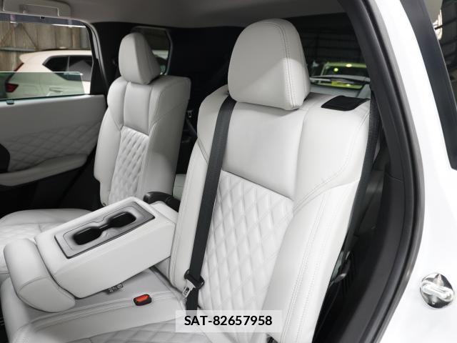 Mitsubishi OUTLANDER PHEV 2022-03 7936302-12